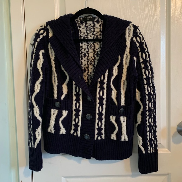 CHANEL Métiers d'Art 2018 Paris-Hamburg Cardigan - Picture 3 of 17